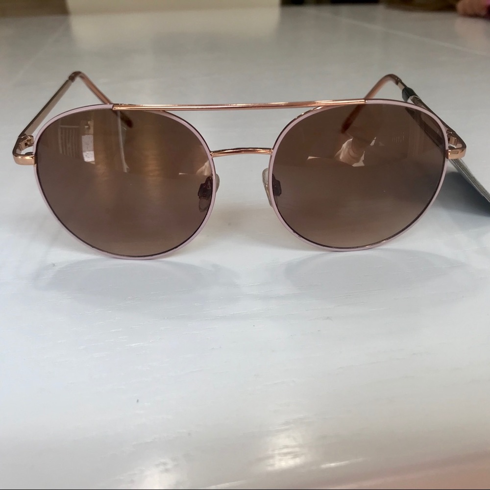 NWT Revlon classic aviator style sunglasses